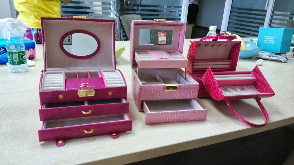 custom jewelry boxes