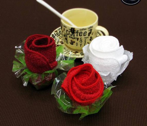 Romantics Rose Towel Cake