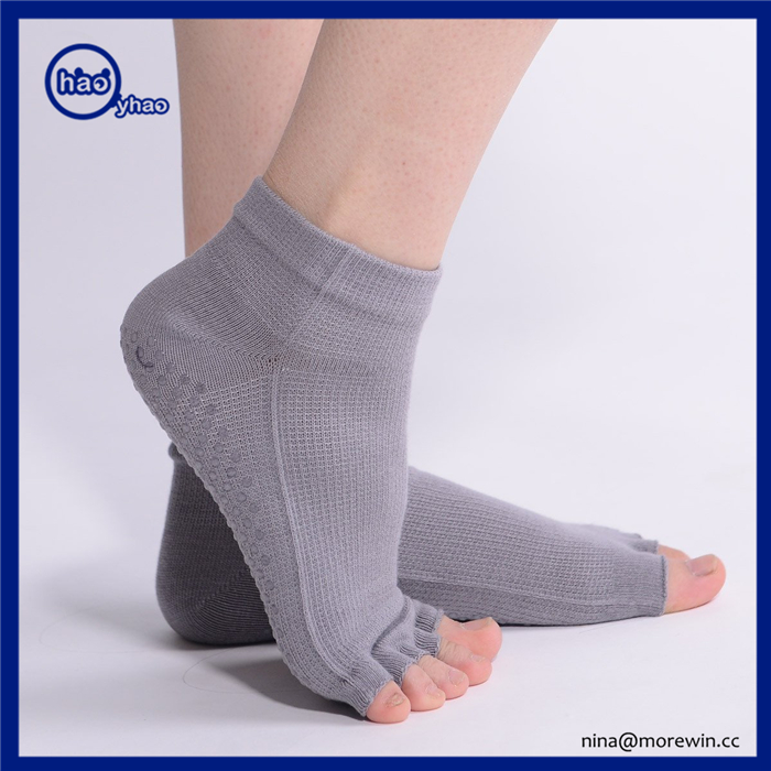 Morewin Open Toe Design Wholesale Yoga Pilates Fitness Sock