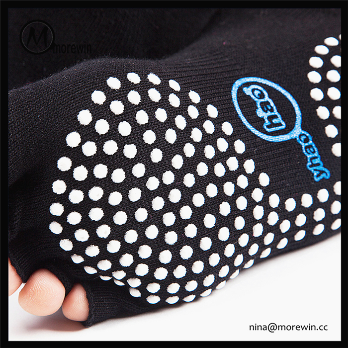 Morewin Customized Anti Slip Half Toe Yoga Sock