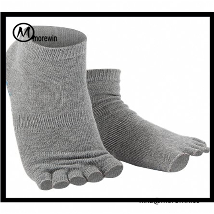 Morewin Custom Wholesale Women's Anti-slip Half Toe Yoga/Pilates Socks