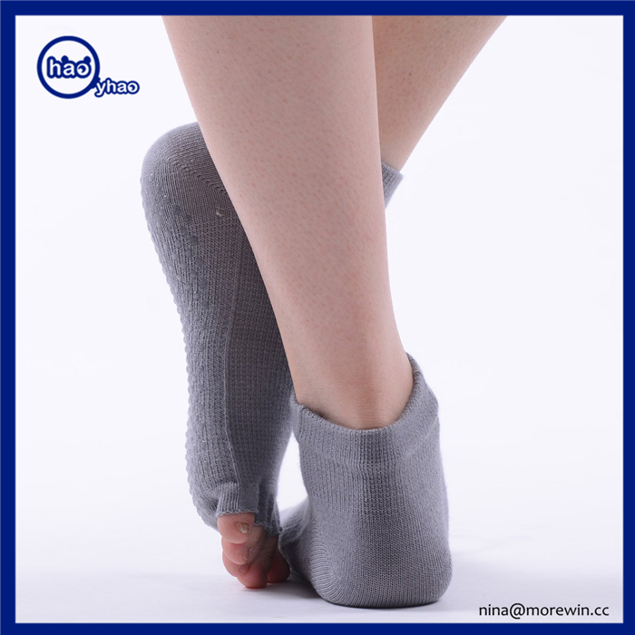 Morewin Open Toe Design Wholesale Yoga Pilates Fitness Sock