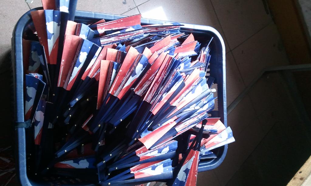 Cloth Folding Fans With Bamboo Ribs