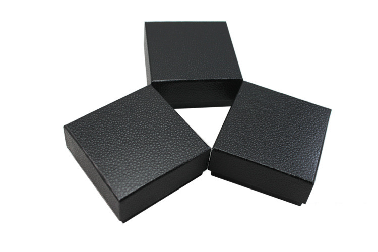 Custom Jewelry Packaging Box With Black Velvet Pad Insert 